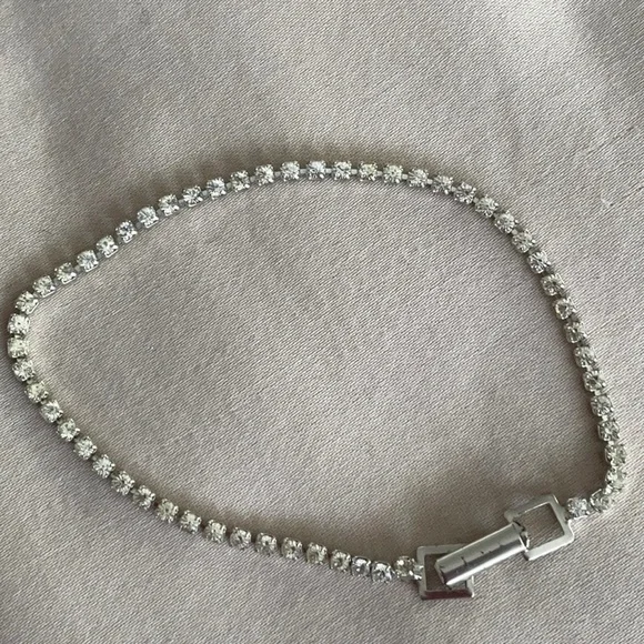 Delicate Silver coloured Rhinestone Bracelet / Small - Picture 1 of 8